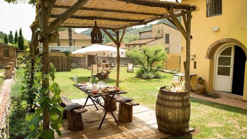 Montemagno House | Rustico Dora