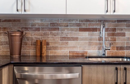 Vieux-Quebec-Cap-Blanc-colline Parlementaire Condo | Rustique, NEW in Quebec city - 2 rooms + 2 bathroom (pool on roof during summer)