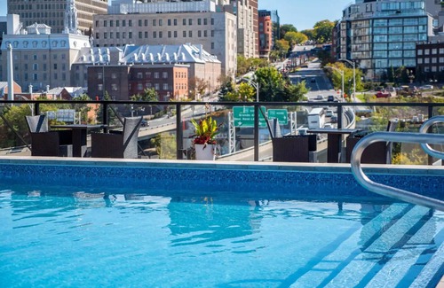 Vieux-Quebec-Cap-Blanc-colline Parlementaire Condo | Rustique, NEW in Quebec city - 2 rooms + 2 bathroom (pool on roof during summer)