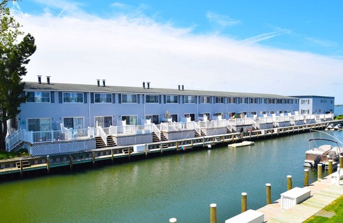 Midtown Ocean City House | Rusty Anchor 42-Bayside 94th St, Free WiFi, Docking, W/D, AC