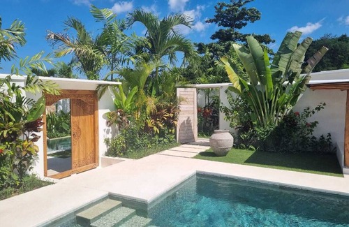 Beraban Villa | Ruta 1 Luxueuse 2CH à 350m de Nyanyi Plage & Proche du Luna Beach Club