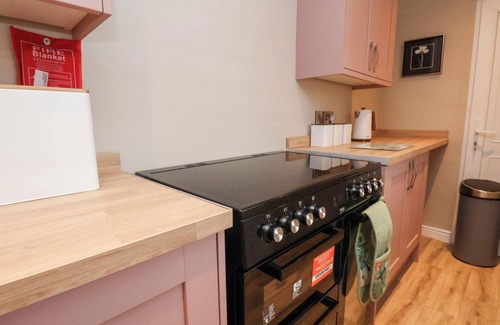 Muston Cottage | RUTLAND GRANGE, pet friendly, country holiday cottage in Filey
