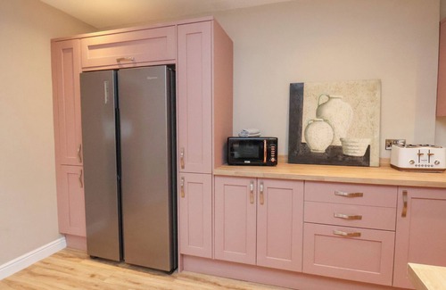 Muston Cottage | RUTLAND GRANGE, pet friendly, country holiday cottage in Filey
