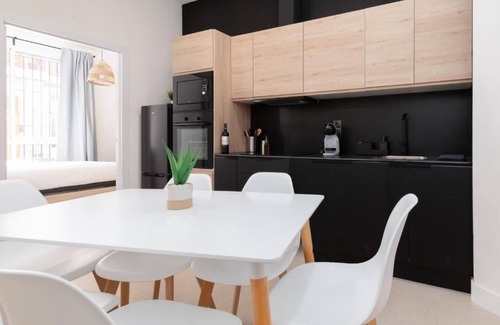 En Corts Apartment | Ruzafa Apartment 1 bedroom 2 double sofa bed