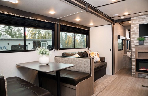 Kenora Resort | RV 4 Luxury Fireplace Bunkhouse Meets High End Camping