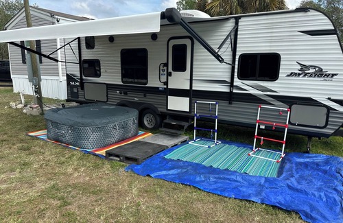 Clewiston House | “RV Country Living” Glamping