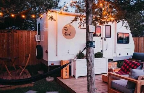 Tyendinaga Mohawk Territory House | RV Glamping w/Cowboy Tub, Lawn Games & Firepit