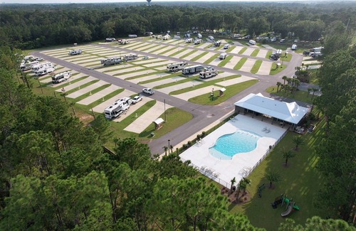 Oak RV Rental | RV Lot at Whispering Pines RV Resort - 5 Miles to the Beach!