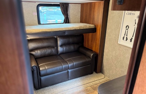 Port Angeles East House | RV@Olympic RV 40 ft Jayco Eagle