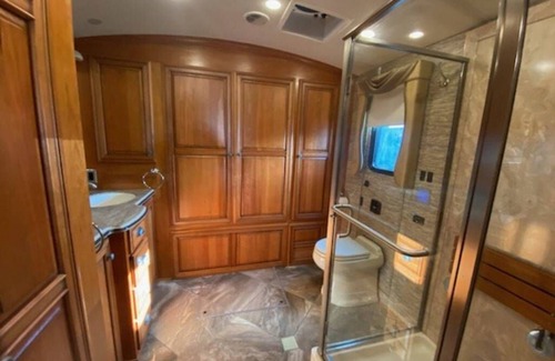 Regina Beach House | RV on Regina Beach Seasonal Site