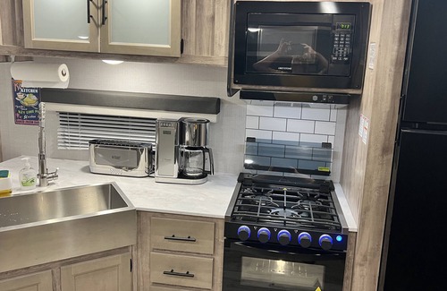 Summerland Key RV Rental | RV with 2 bedrooms ( queen)