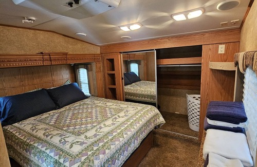 Jerusalem House | RV with 4 slide outs