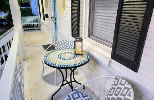 Charlotte House | RWBungalow: Games/Fence/Firepit/Hottub/OpenKitchen