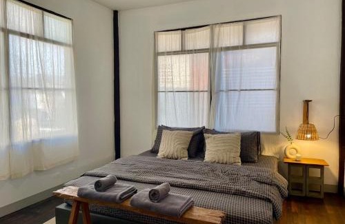 Wua Lai Apartment | RwR Home in Old Town walking str