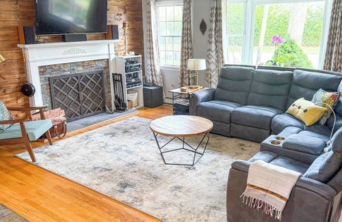 Lake Ronkonkoma House | RYDER CUP ACCOMMODATION <30 minutes. CONCIERGE SERVICES AVAILABLE