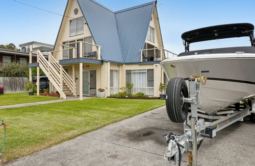 Rye House | Rye Beach Chalet - Downstairs Only