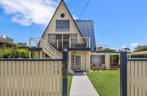 Rye House | Rye Beach Chalet - Downstairs Only