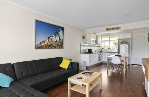 Rye House | Rye Beachfront Gem - Spacious Bayside unit