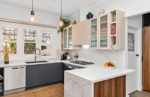 Rye House | RYE Cottage -live like a local, foxtel, dog friendly + BONUS* NIGHTS OFFERS 2025