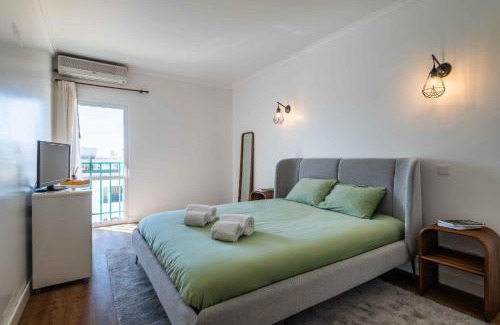 Castelo Apartment | São Rafael 1 Bedroom with Pool