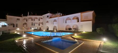 Castelo Apartment | São Rafael 1 Bedroom with Pool