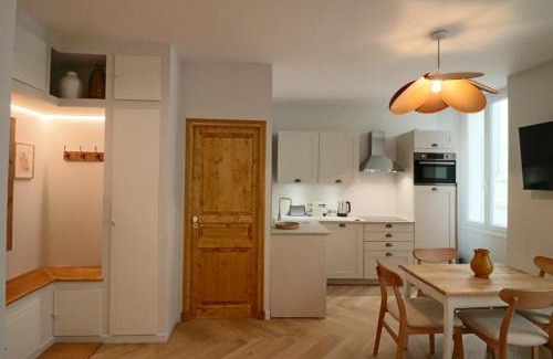 Antibes Old Town Apartment | Séjour de luxe au Vieil Antibes & proche plage