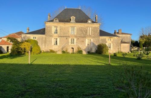 Saint-Julien-de-l'Escap Villa | Séjour en château privé
