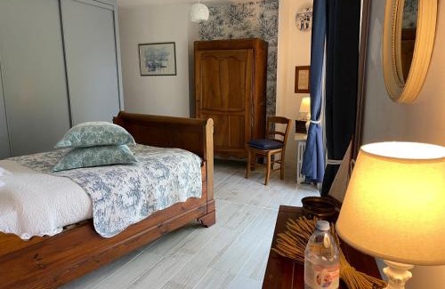 Saint-Julien-de-l'Escap Villa | Séjour en château privé