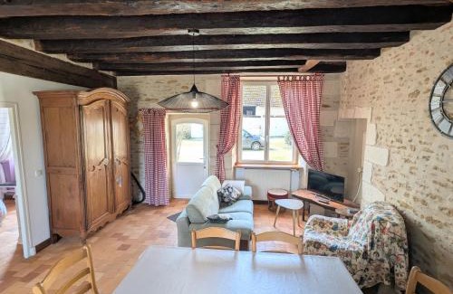 Scoury House | Séjour Nature Confortable à Arpheuilles avec Parking - FR-1-591-728