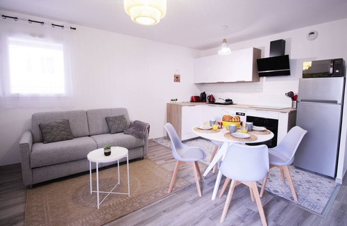 Montevrain Apartment | Sérénité by Plaza-Apartment-Ensuite with Shower-Terrace