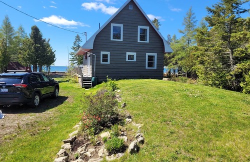 Northern Bruce Peninsula House | síocháin ("Peace" in Gaelic) Waterfront Chalet