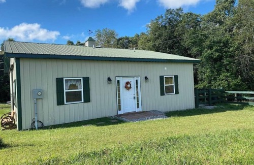 Crossville House | S and H Tack Room Enjoy a peaceful getaway