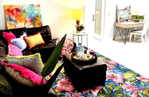 Greenacres House | S&H West Palm 3 Bedroom PBI Airport Tropical Chic