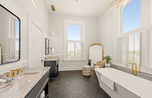 Valdosta House | S & K Suite at The Mckey