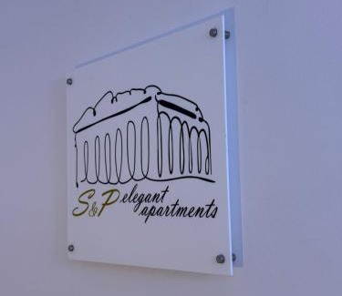 Kerameikos Apartment | S&P-elegant suite with jacuzzi