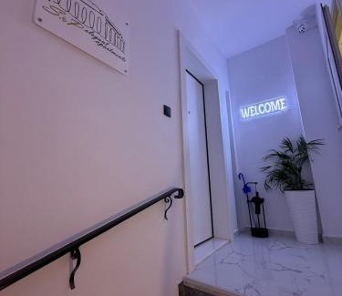 Kerameikos Apartment | S&P-elegant suite with jacuzzi
