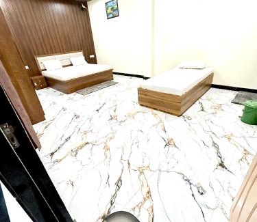 Varanasi House | S R Guest House