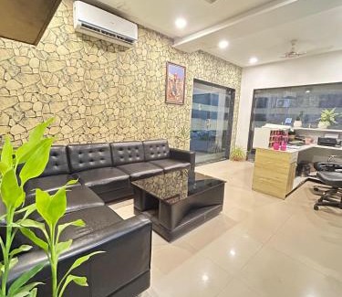 Khattalwada Hotel | S R Hotel