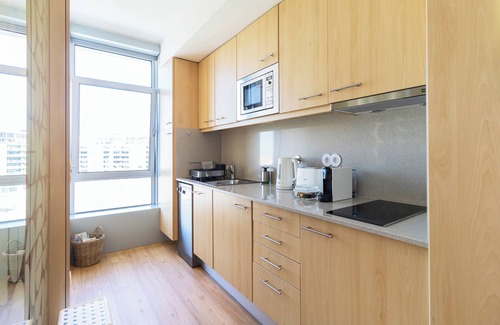 Campanha Condo | S1405 | practical and modern | parking, balcony and AC