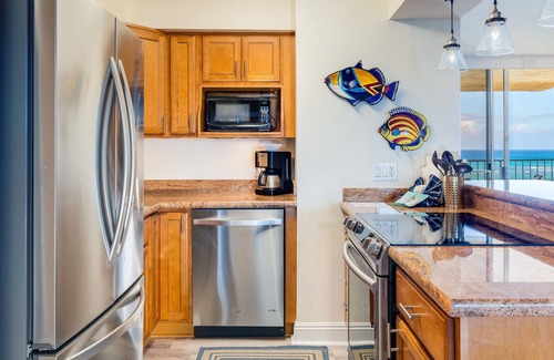 Kahana Resort | S150 SEPT/OCT-12th floor PENTHOUSE OCEANFRONT near Kaanapali Beach AC
