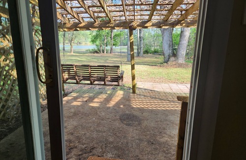 Scottsboro House | S2. Lakeside home in Historic Scottsboro