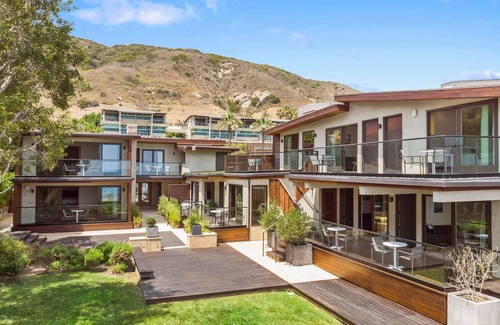 Eastern Malibu Apartment | SA Beach Suites #2 - Carbon Beach Luxury Suite for Two