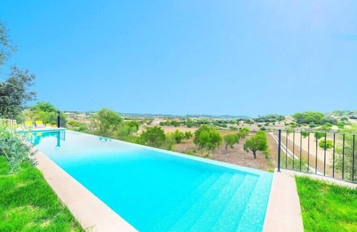 Lloret de Vistalegre Villa | Sa Serra - Villa With Private Pool. Free Wifi