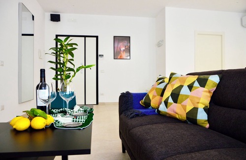 Salerno Apartment | Saba House Salerno, near the sea.