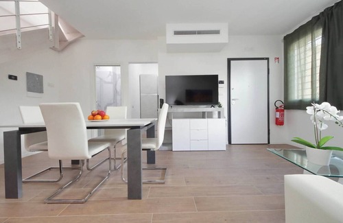 Marsala House | Sabelli 1 Independent Villa in the Heart of Rome