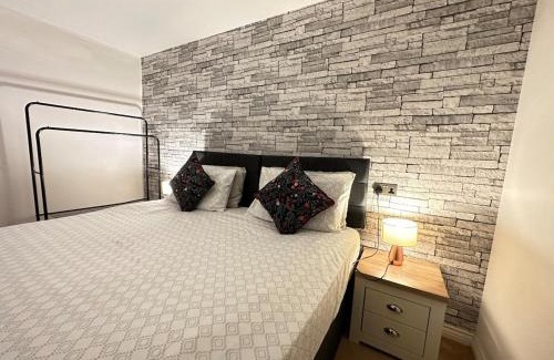 Shafton House | Sabino View - 4 Bed Yorkshire Nest