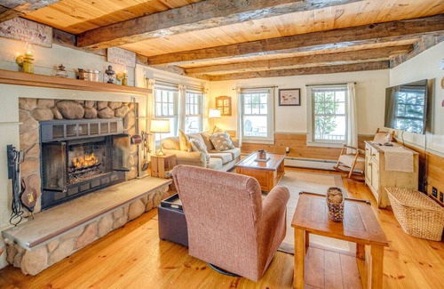 Carroll County House | Saco Access Farmhouse-Dog friendly-Fireplaces