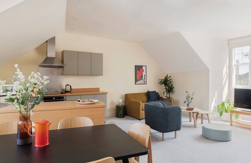 Bristol City Centre Apartment | SACO Bristol- West India House