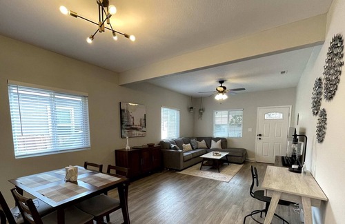 North Oak Park Cottage | Sacramento Modern Bungalow Close 2 UCD Med Center