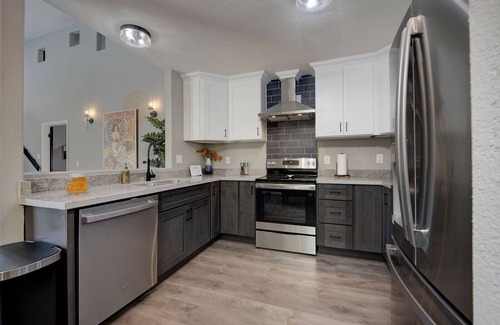 Southeastern Sacramento House | Sacramento Retreat w/Pool, Tub, & Backyard Golf Oasis